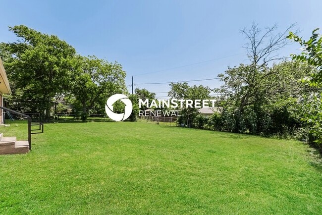 Building Photo - 3 Bedroom Pet-Friendly Home in Farmers Branch, TX with Main Street Renewal