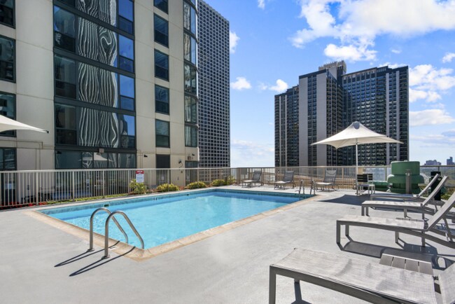 Building Photo - 300 East South Water Street