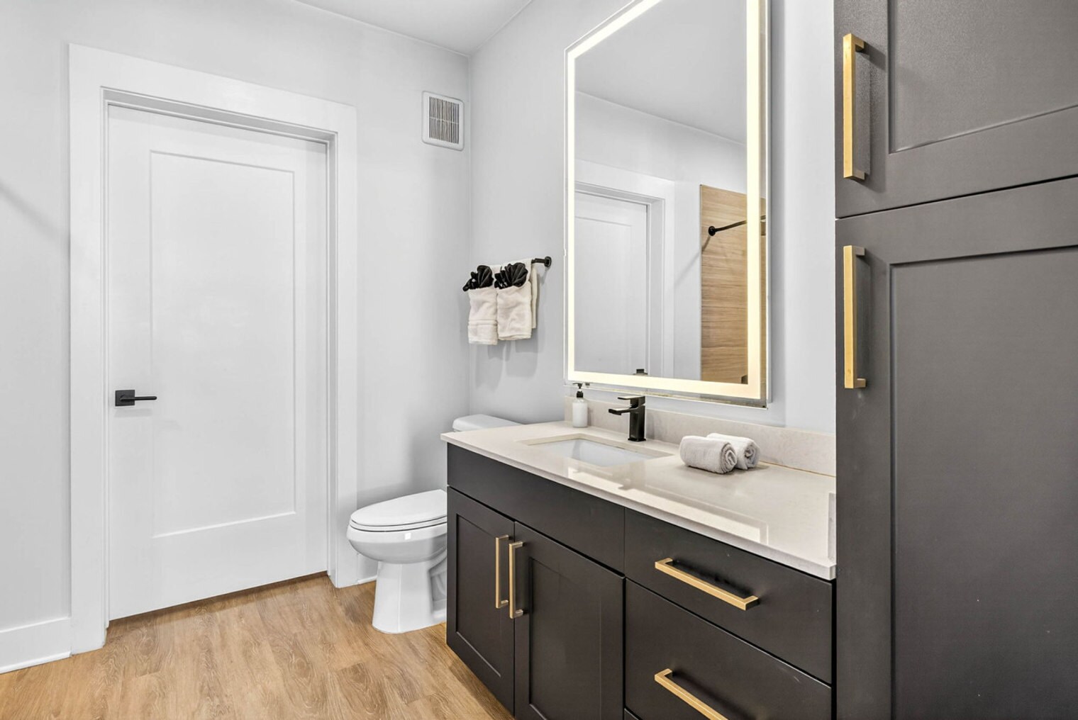 Building Photo - 1116 Gramercy Ln