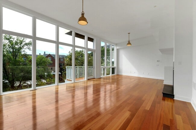 Building Photo - 22 Vela Way