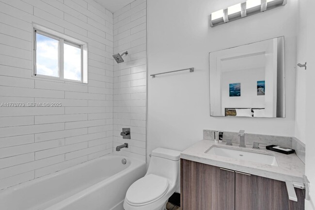 Building Photo - 15450 NW 2nd Ave