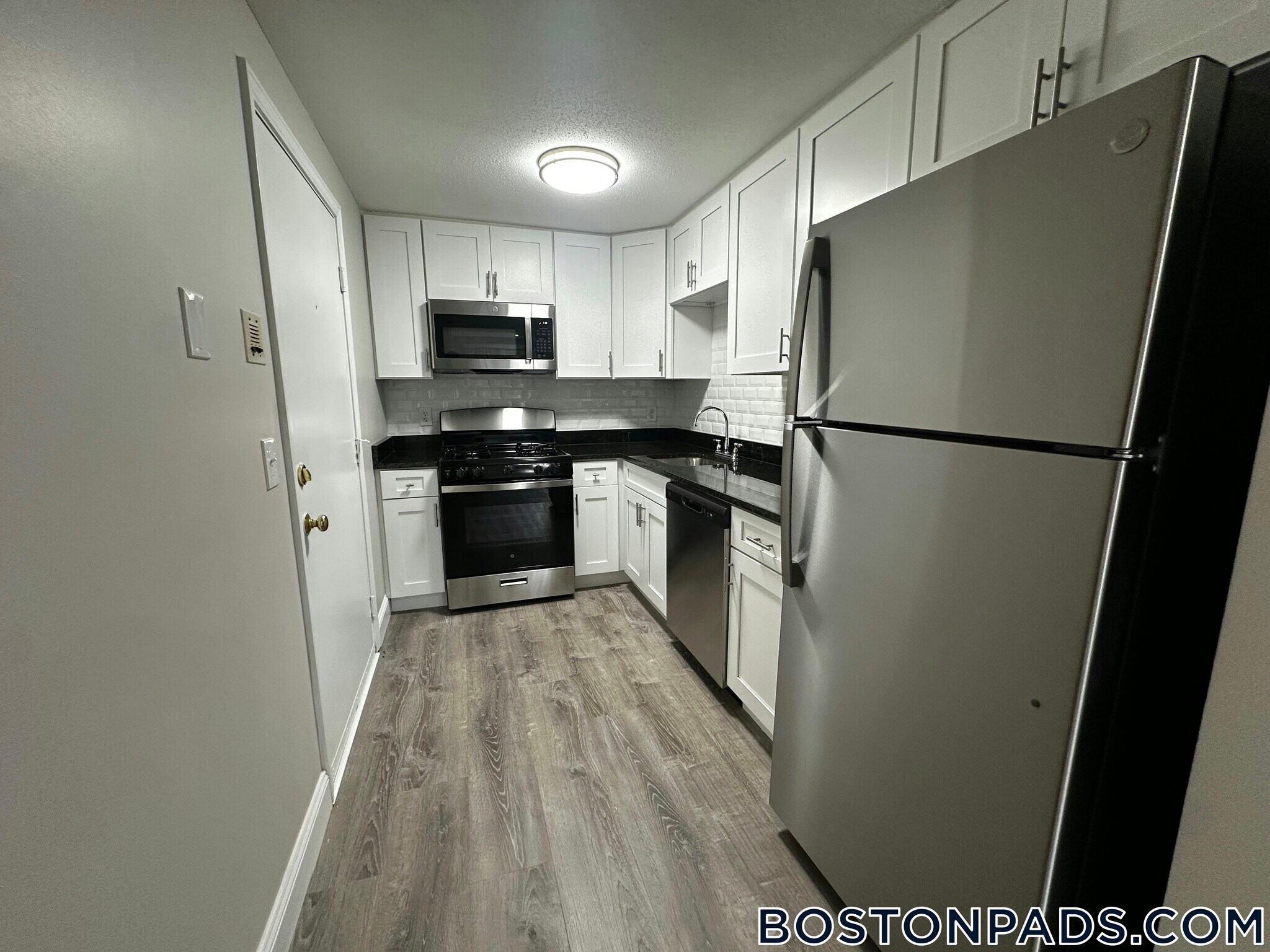 Building Photo - 25 Kenmar Dr