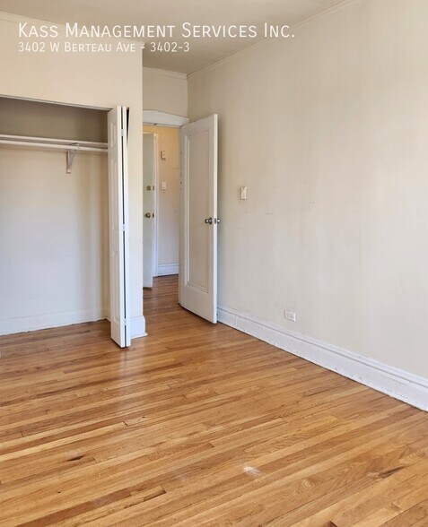 Building Photo - 3408 W Berteau Ave
