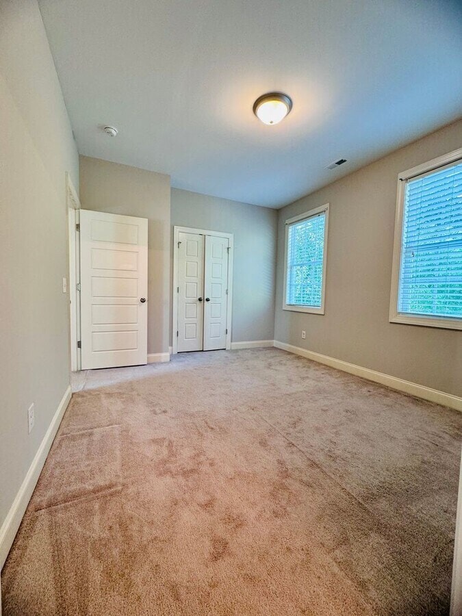 Building Photo - 1665 Quail Cir