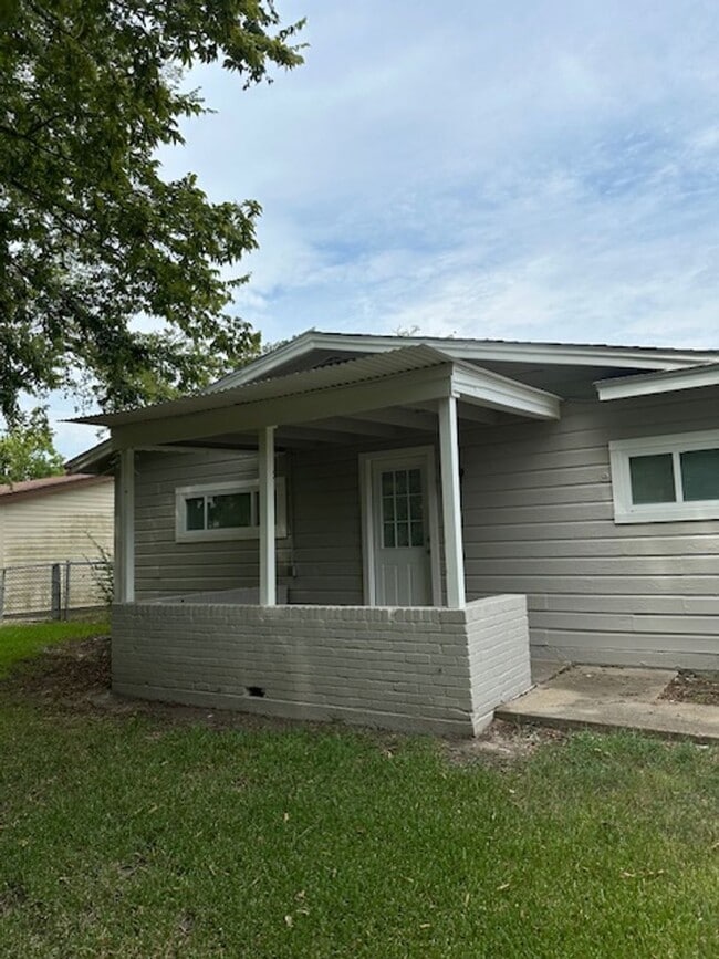 Building Photo - 50003 Del Ra Dr