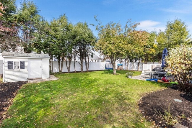 Building Photo - 142 Franklin St