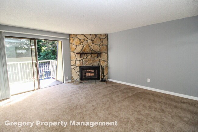 Building Photo - 9907 NE 124th St