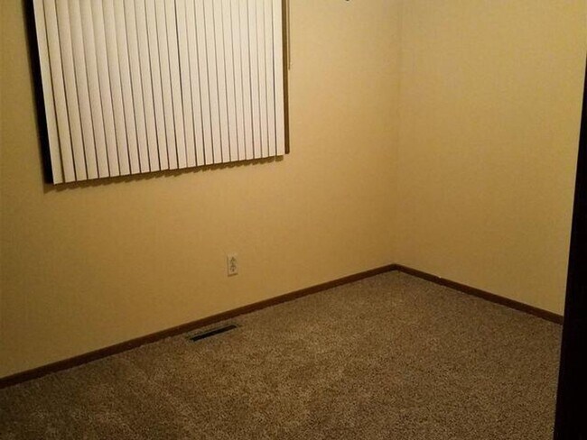 Building Photo - Great home, great quiet neighborhood!