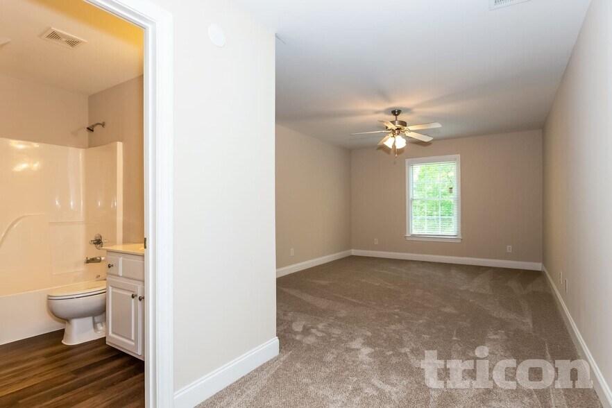 Building Photo - 3545 Bulloch Lake Rd