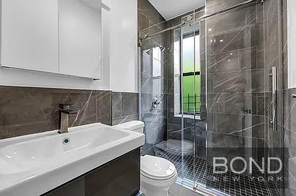 Building Photo - 45 Tiemann Pl