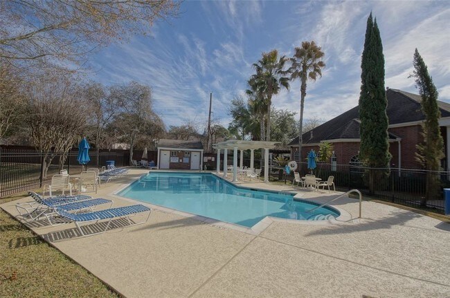 Building Photo - 1767 Lakeside Enclave Dr