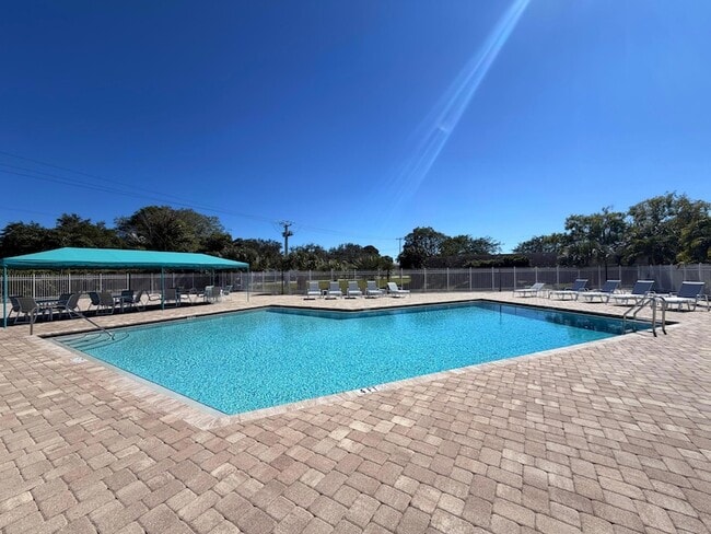 Building Photo - 2800 Fiore Way
