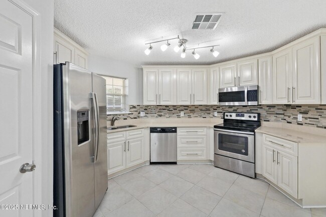Building Photo - 7265 Argyle Corners Dr
