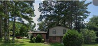 Building Photo - 1703 Pheasant Dr