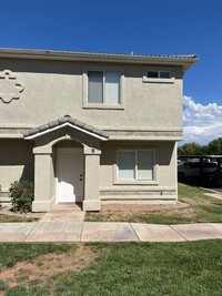 Building Photo - Sunland Village Townhome