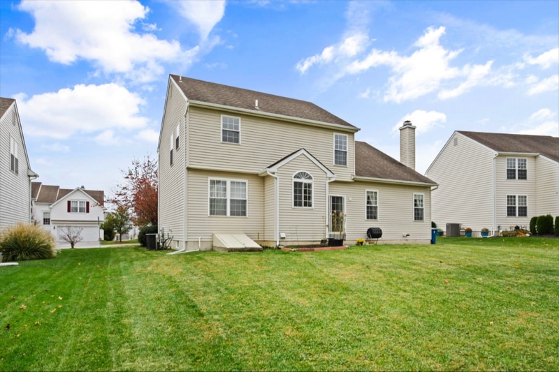 Building Photo - 115 Watch Hill Rd