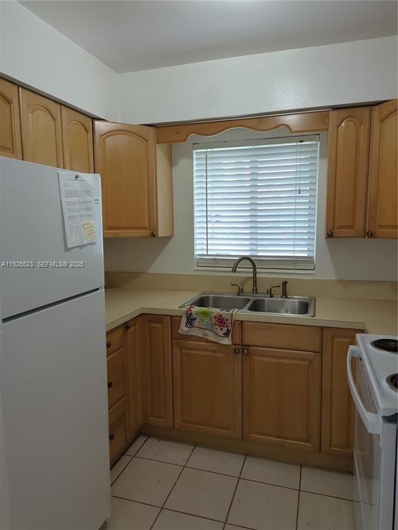 Building Photo - 1544 Arthur St