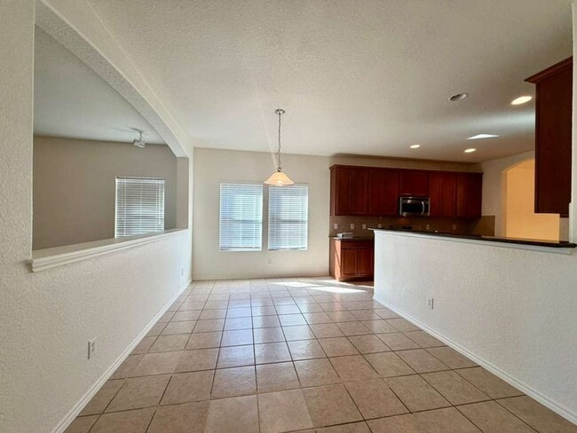 Building Photo - Discover Spacious One-Story Living in Mockingbird Heights!
