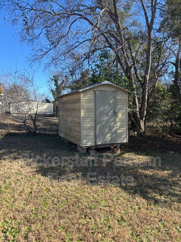 Building Photo - 5844 Blueridge Dr