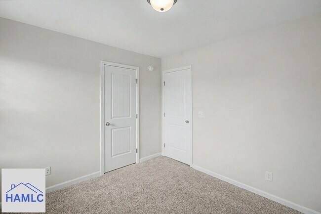 Building Photo - 319 Herty Ln