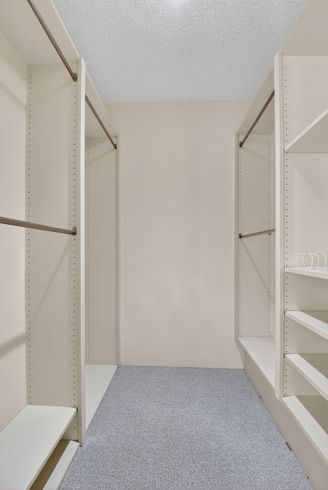 Building Photo - 413 Buttonwood Ln