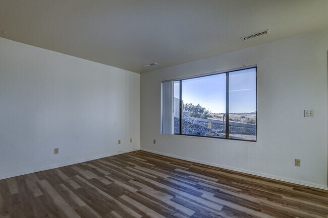 Building Photo - 7100 Roundup Dr
