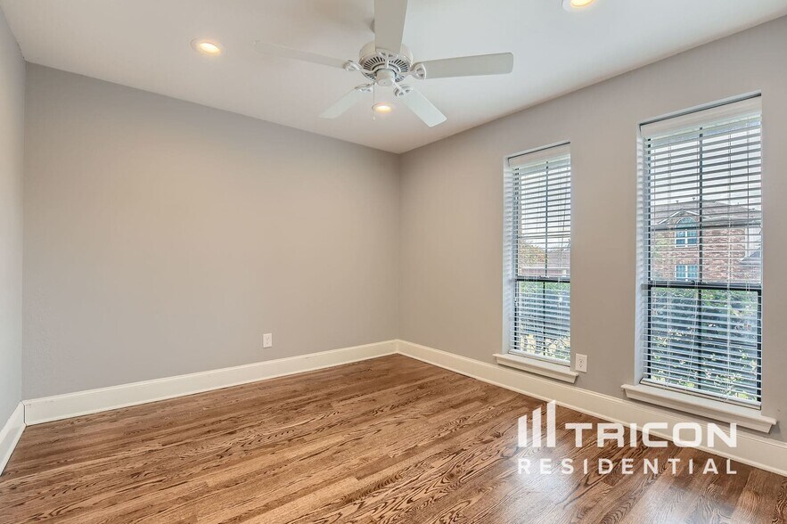 Building Photo - 207 Tanglewood Dr