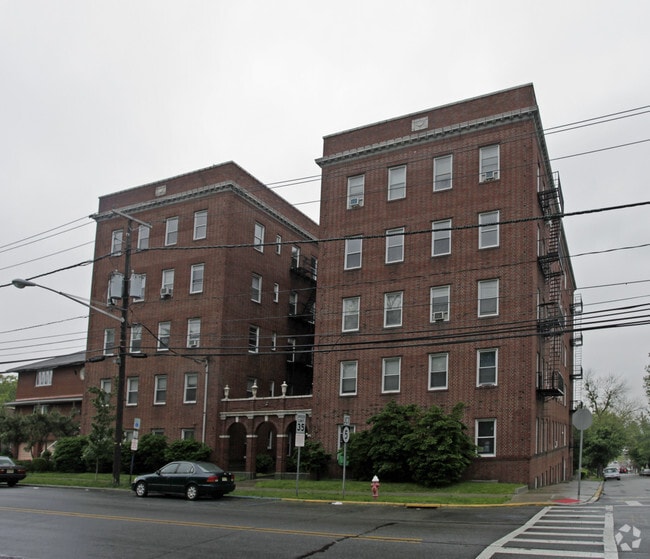 Maple Gardens 855857 N Broad Ave Ridgefield NJ 07657 Apartment Finder