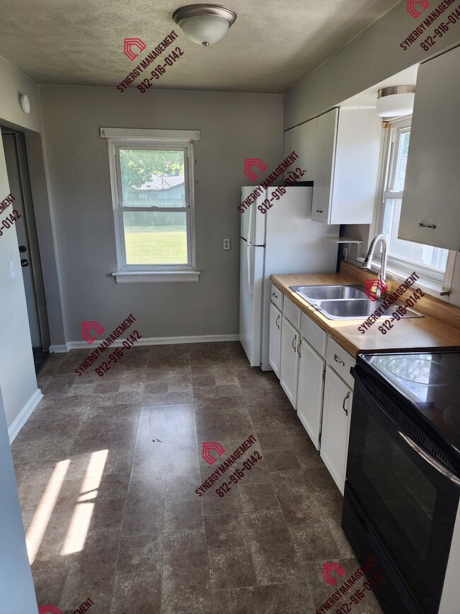 Building Photo - 2051 Covert Ave