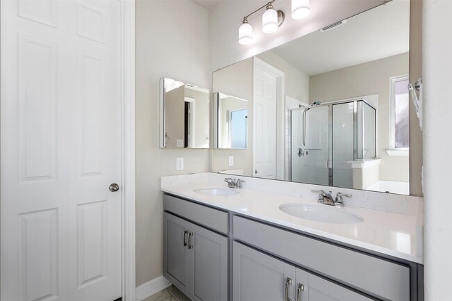 Building Photo - 2116 Sweet Bay Dr