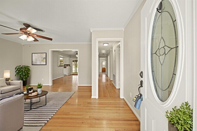 Building Photo - 10803 Doud St