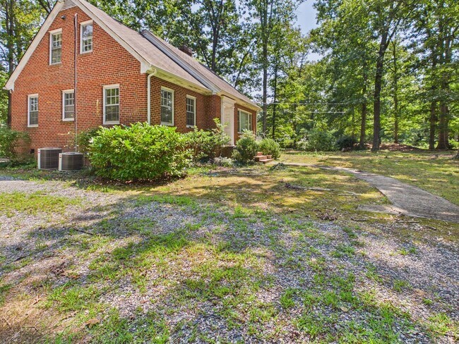 Building Photo - 2253 Brookwood Rd
