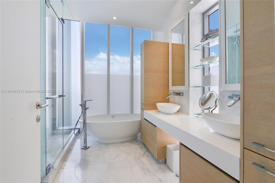 Building Photo - 9501 Collins Ave