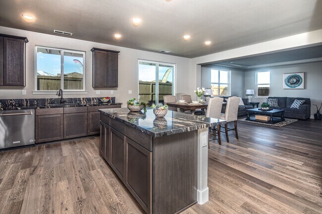 Building Photo - 3 Bedroom | 3 Baths | plus large loft | 20...