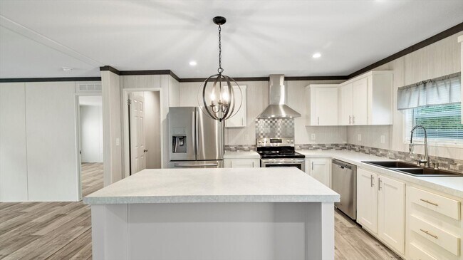Building Photo - 30239 Clearview Dr