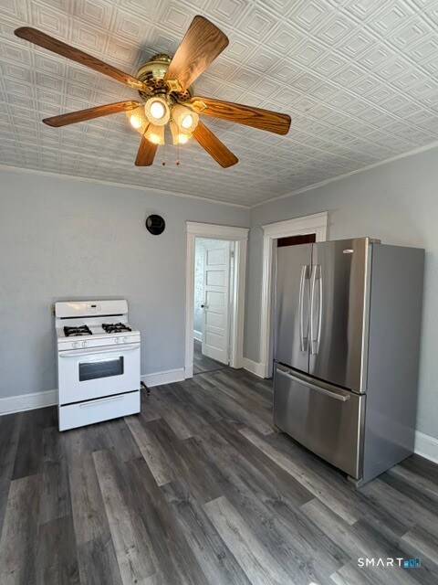 Building Photo - 728 Highland Ave
