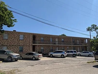 Building Photo - 414 E Avenue A