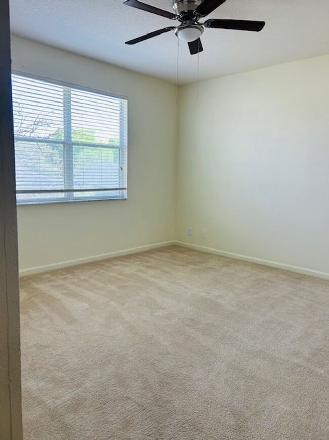 Building Photo - VICTORIA PARK 2-Story - 4 bedroom 2.5 bath 2 car garage AVAILABLE NOW - contact Karen Guardino, R...