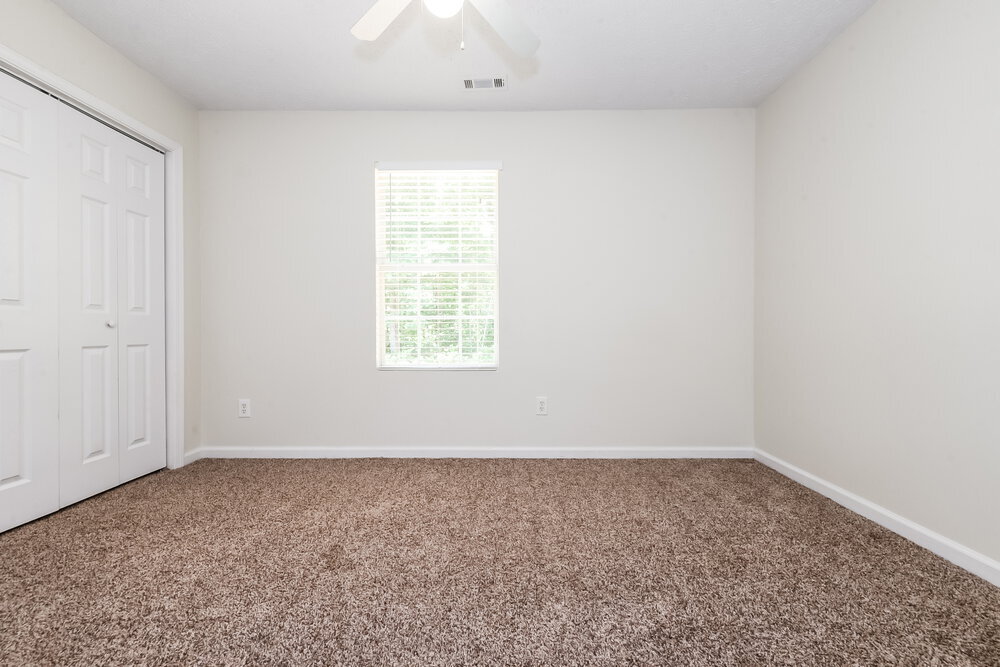 Building Photo - 155 Akers Lake Dr