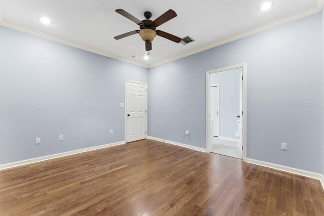 Building Photo - 620 Bienville St