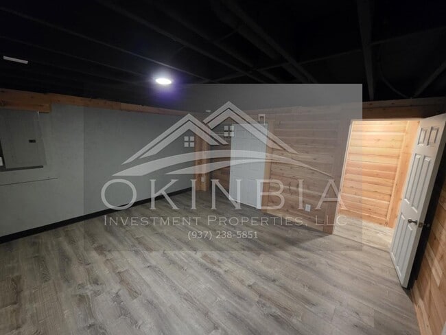 Building Photo - 1038 Rossiter Dr