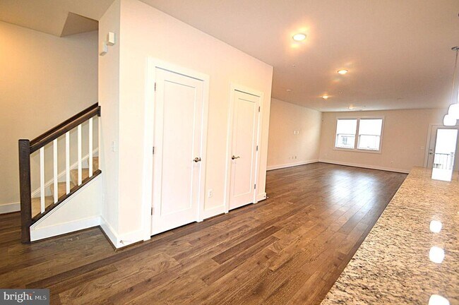 Building Photo - 44878 Tiverton Sq