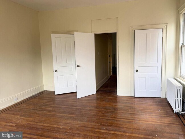 Building Photo - 4718 Hazel Ave