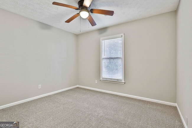 Building Photo - 37 7 Pines Cir