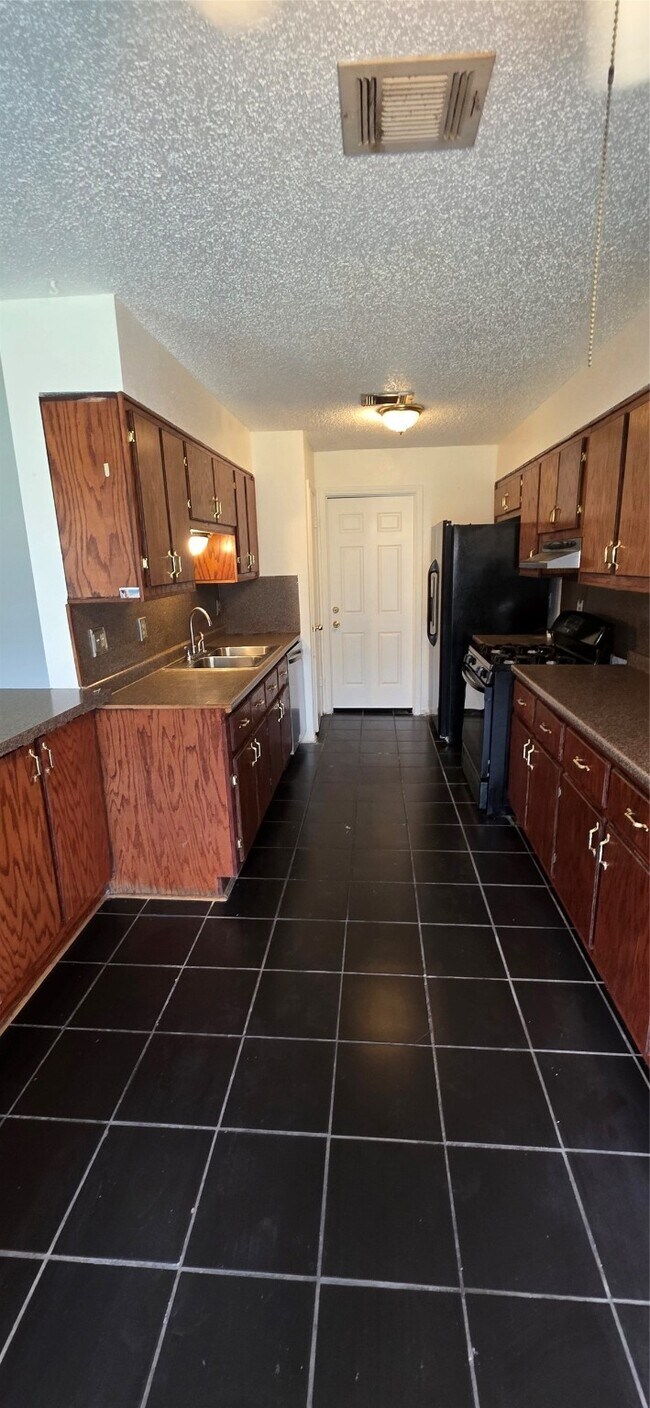 Building Photo - 2606 Lemonwood Ln
