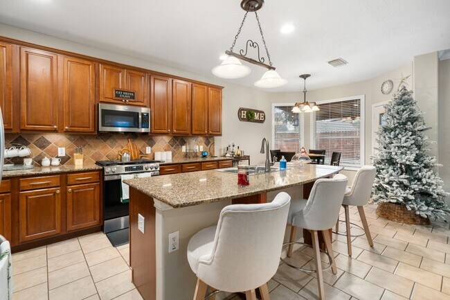 Building Photo - 24647 Hampton Lakes Dr