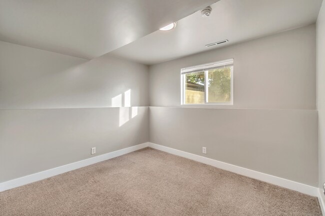 Building Photo - 3707 Kentucky Cir