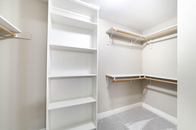 Building Photo - 5604 Hodgsdon Mill Dr