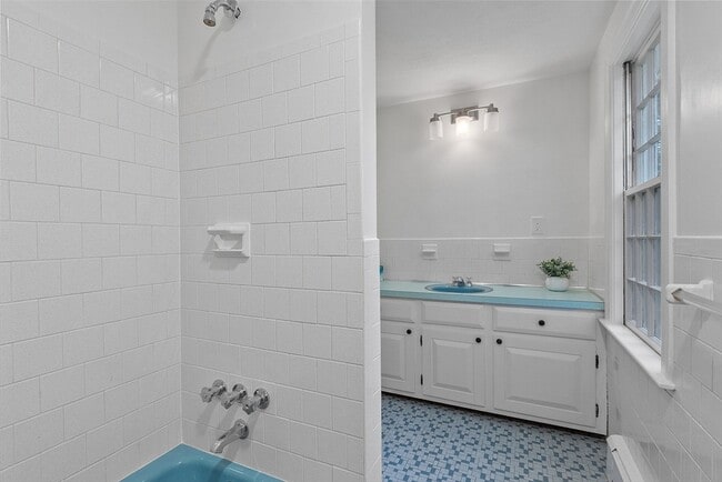 Building Photo - 6 John Matthews Rd