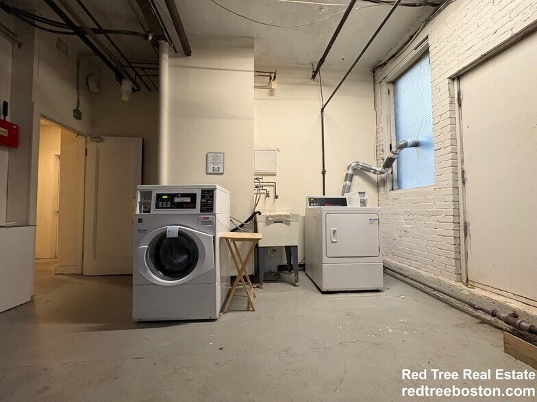 Building Photo - 321 S Huntington Ave